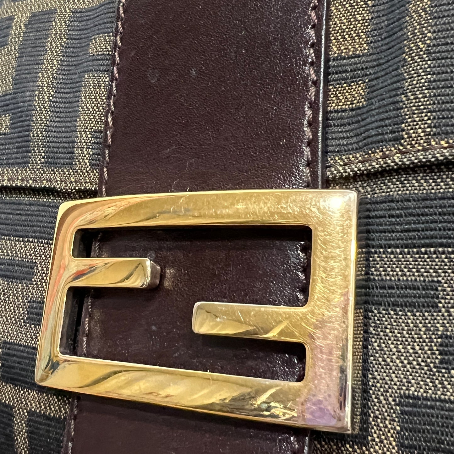 FENDI Baguette Gold