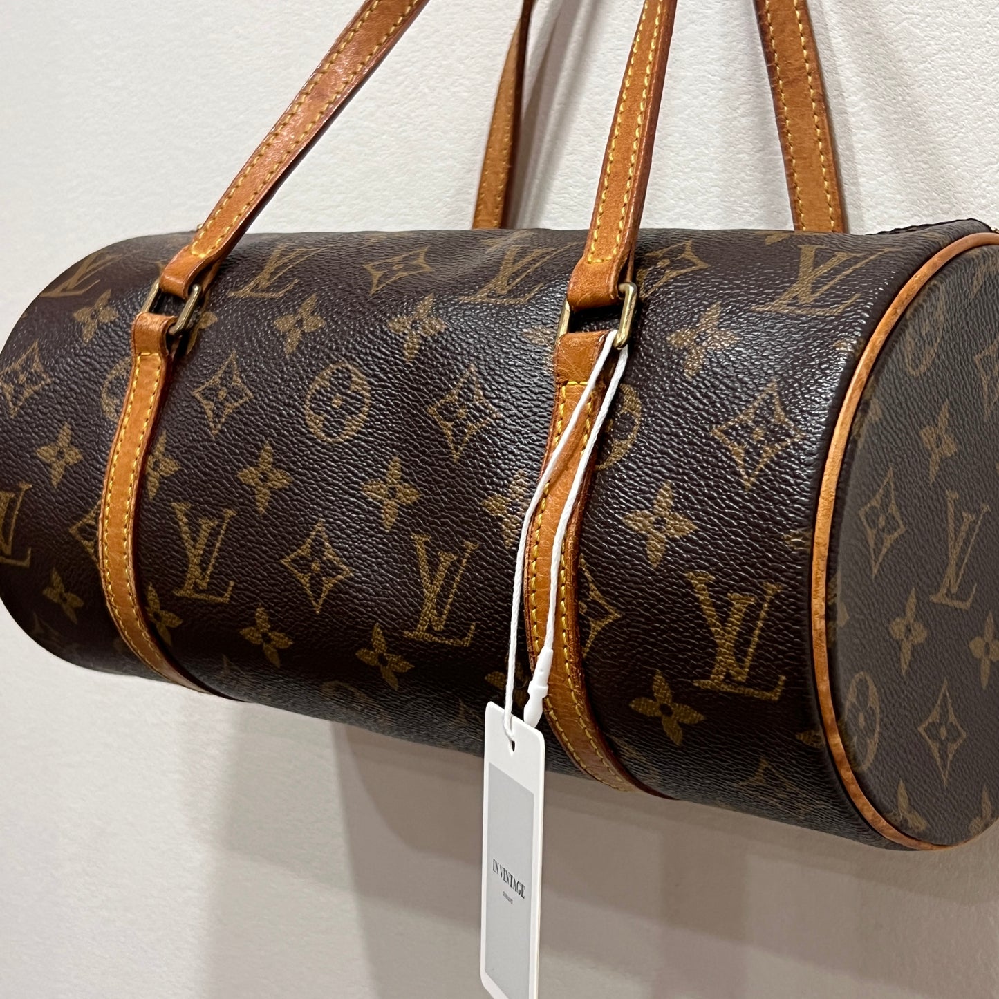 LOUIS VUITTON Papillon 28