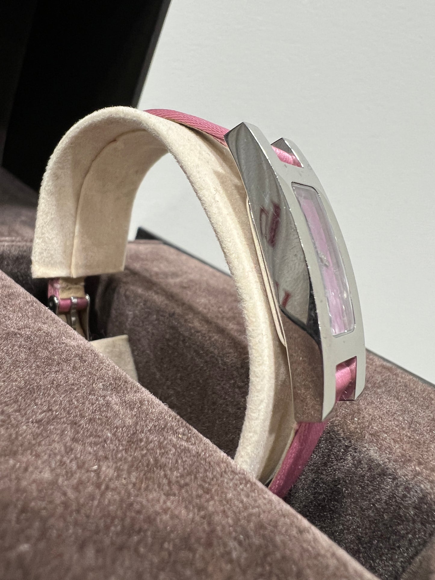 GUCCI 3900L Pink Watch