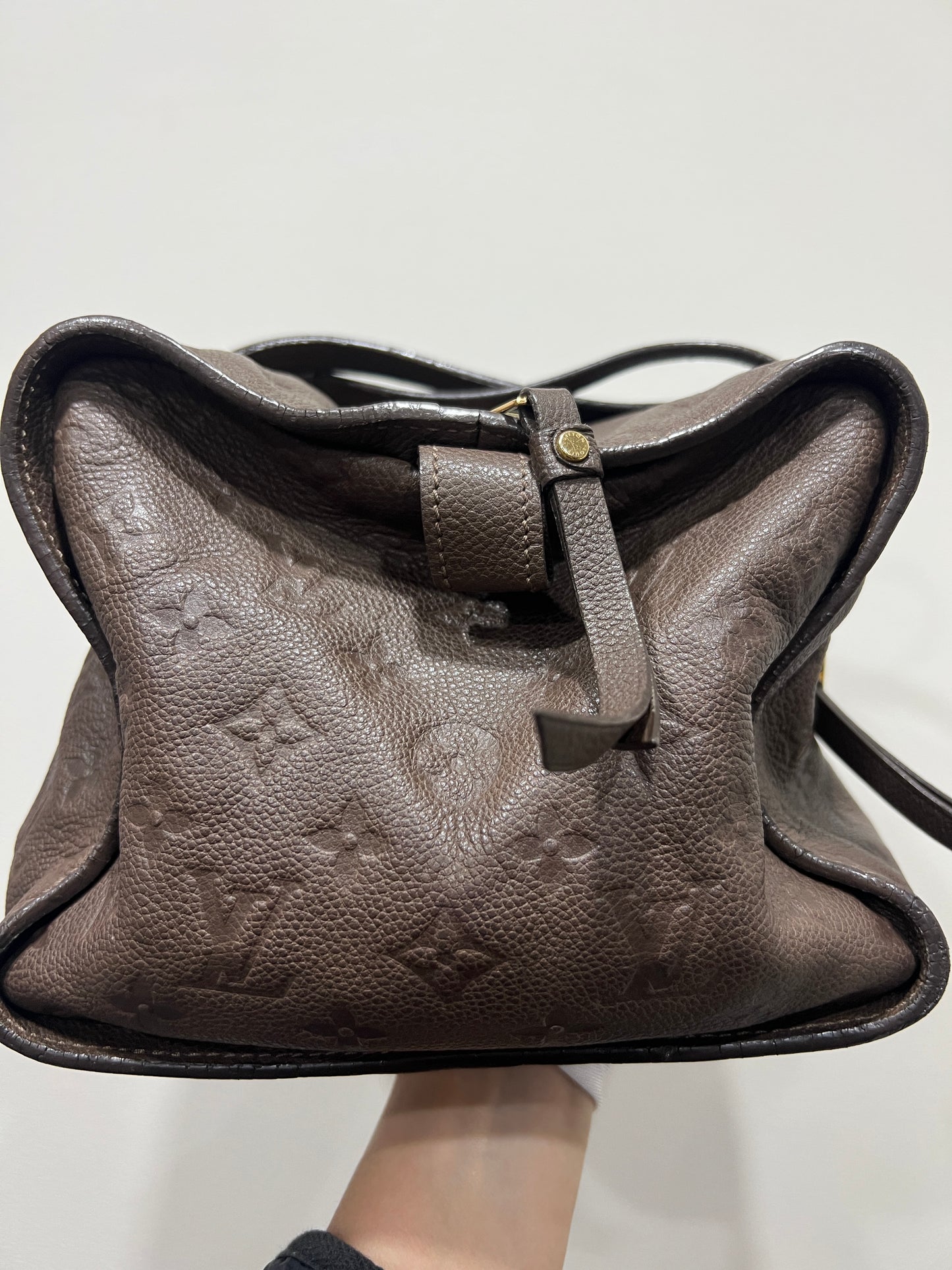 LOUIS VUITTON Lumineuse Empreinte Leather