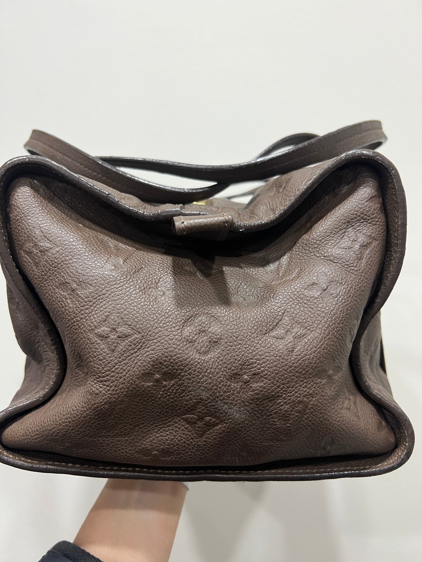LOUIS VUITTON Lumineuse Empreinte Leather