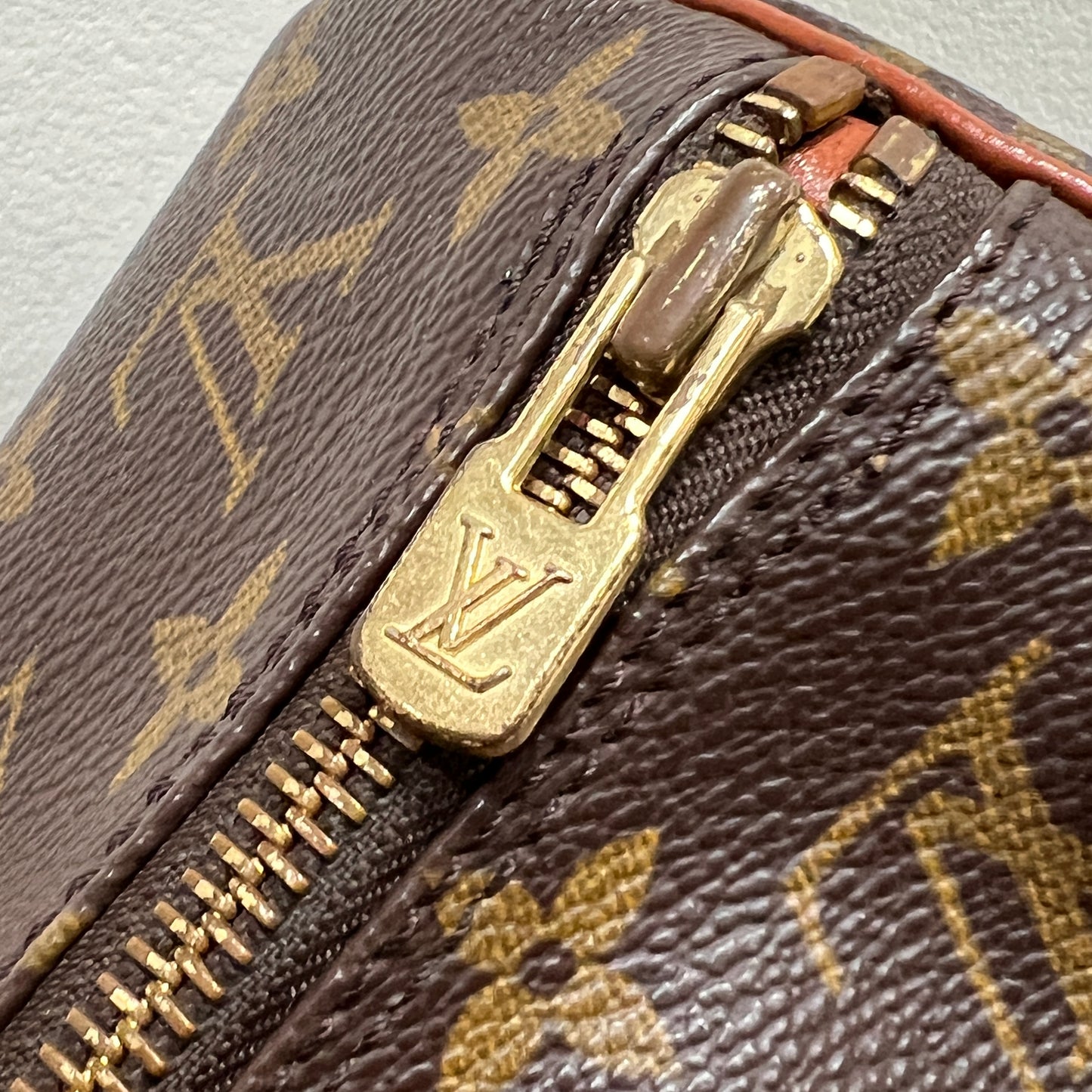 LOUIS VUITTON Papillon 30cm