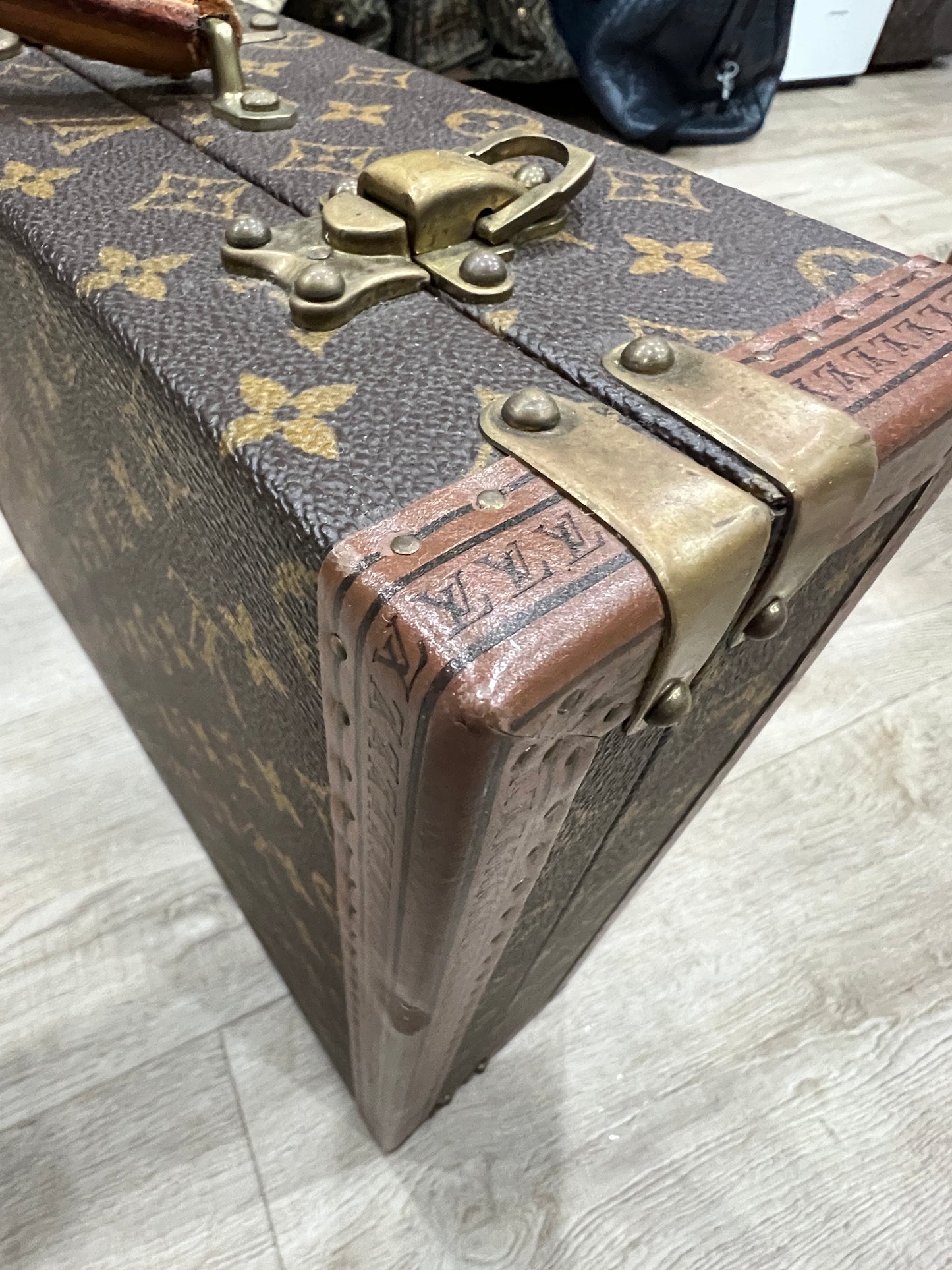 LOUIS VUITTON TRUNK