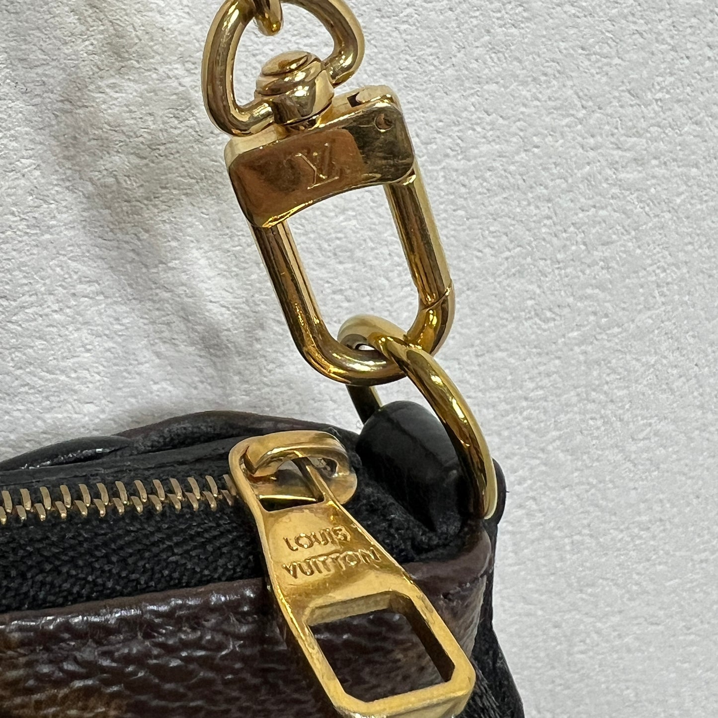 LOUIS VUITTON Pallas Clutch Black