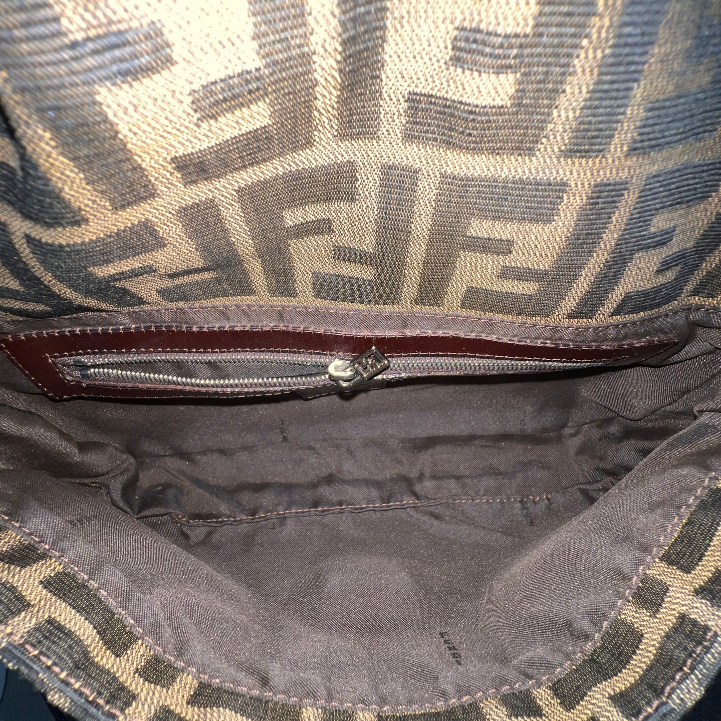 FENDI Baguette Gold