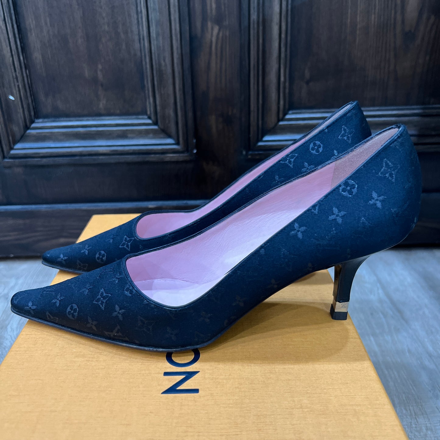 LOUIS VUITTON Shoes 37 1/2