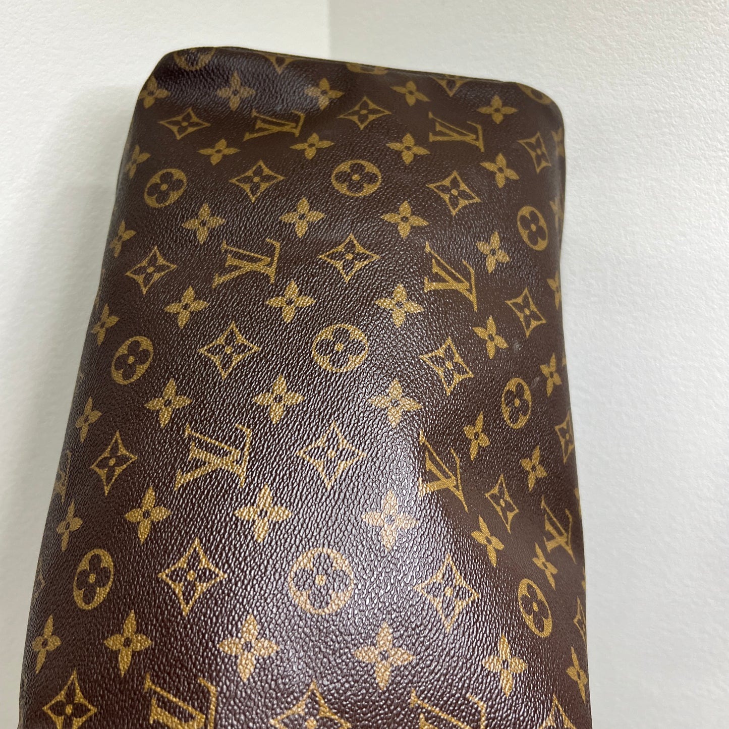 LOUIS VUITTON Speedy 40cm