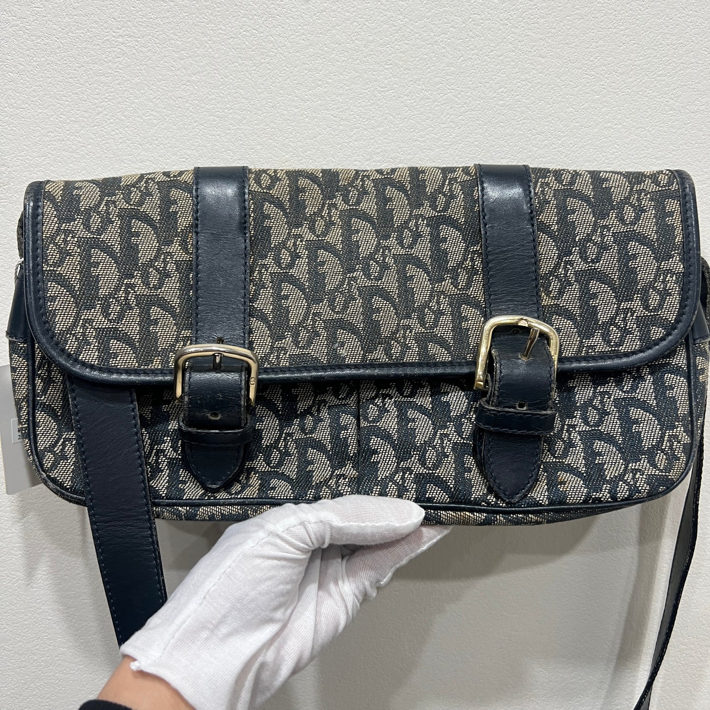 CHRISTIAN DIOR