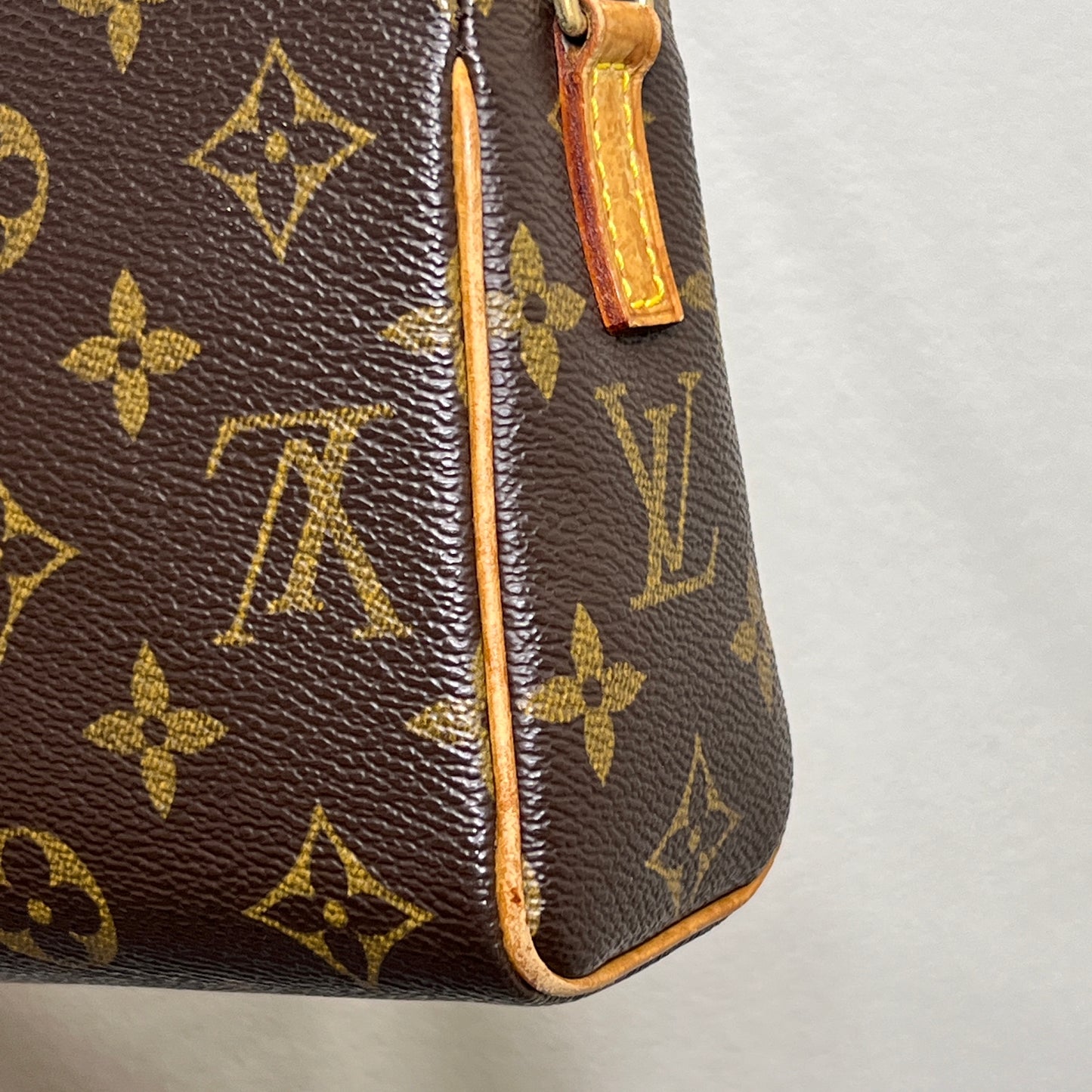 LOUIS VUITTON Recital