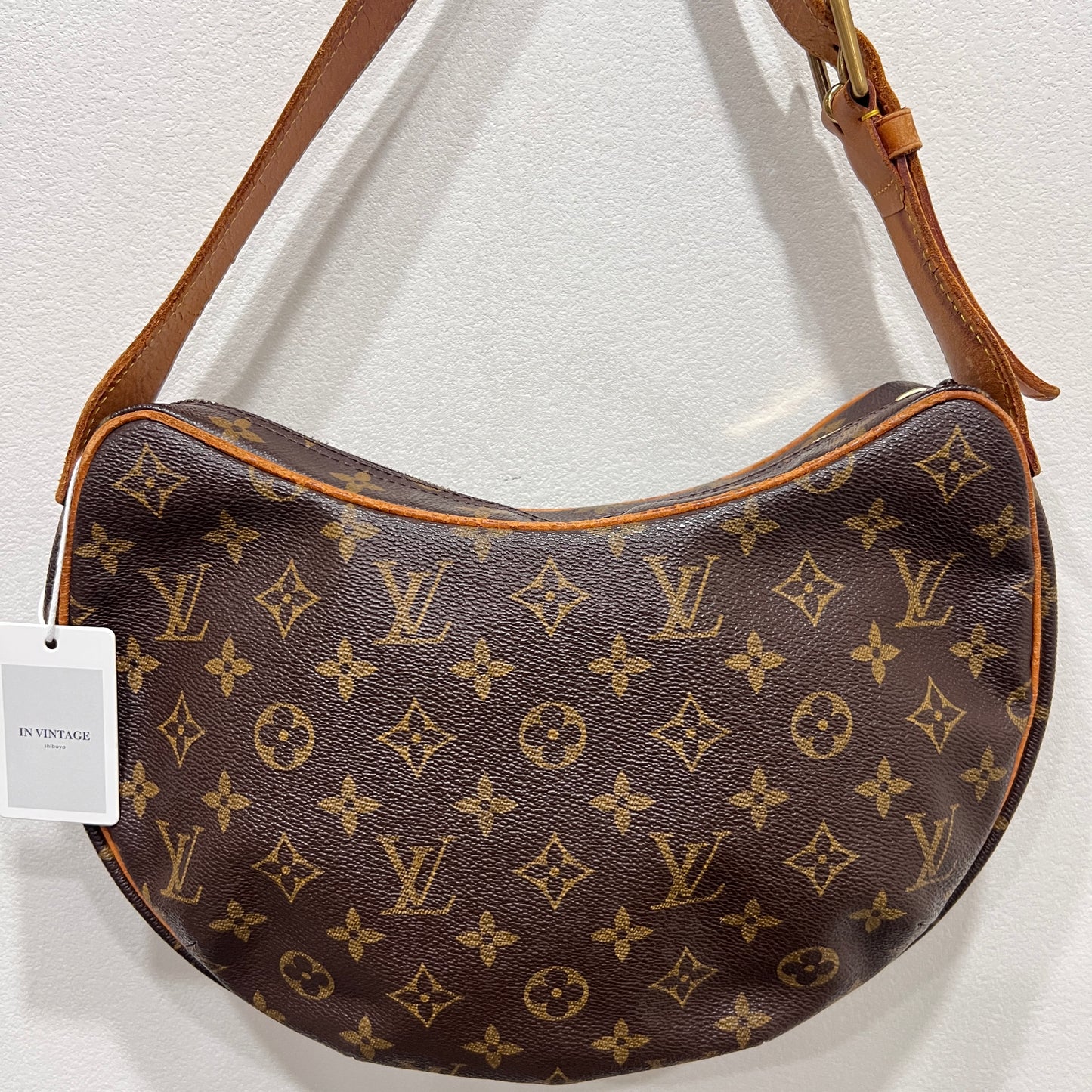 LOUIS VUITTON Croissant MM