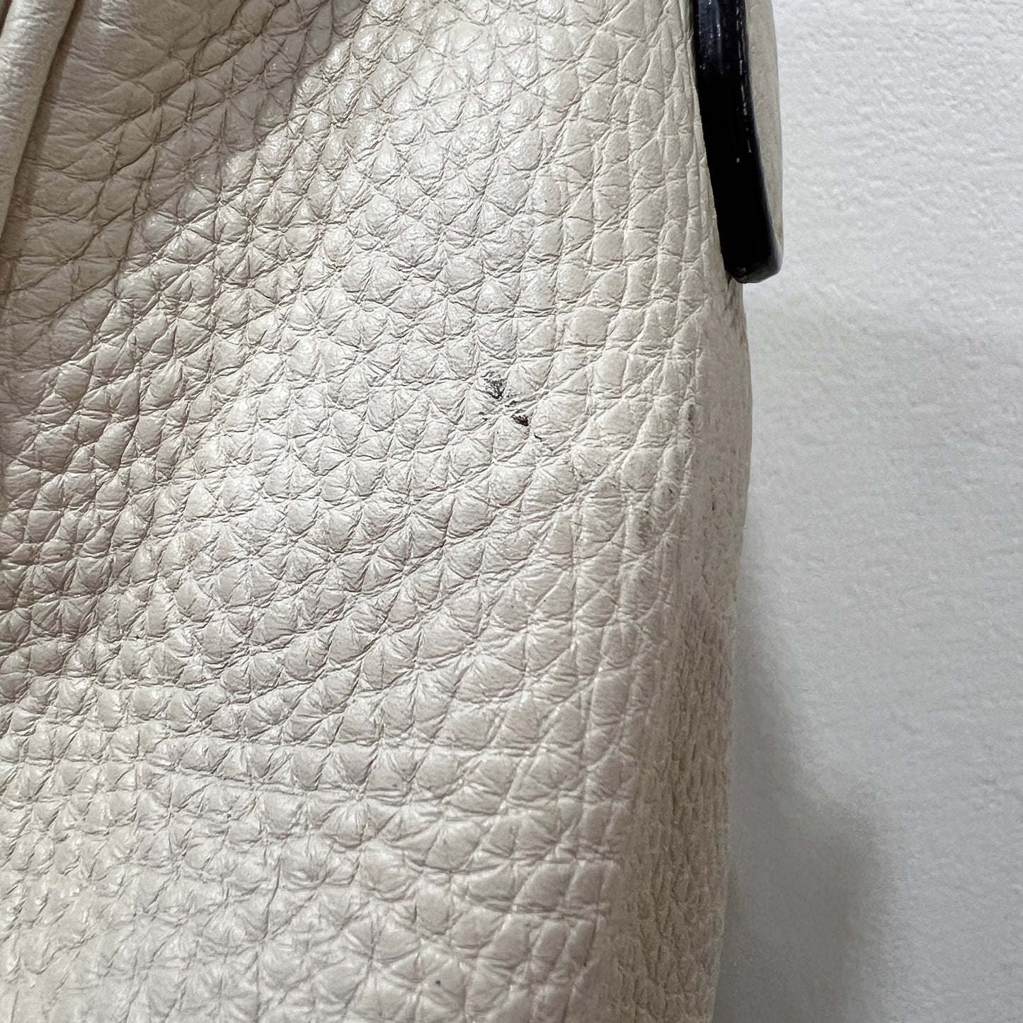 GUCCI Gucci Bamboo White Leather Handbag Shoulder Bag (strap not included)