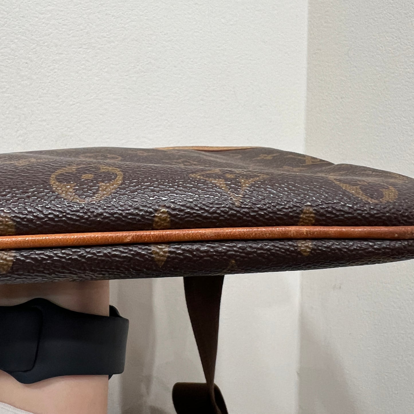 LOUIS VUITTON Pochette Bosphore