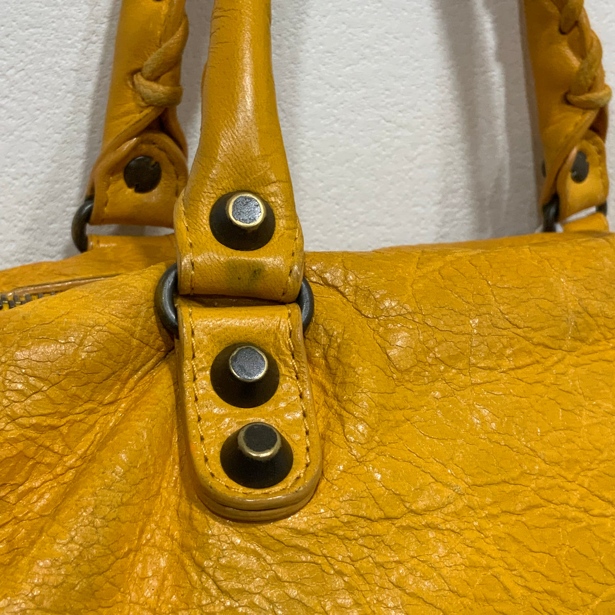 BALENCIAGA Classic Twiggy Bag 25cm Mango/Mangue Color