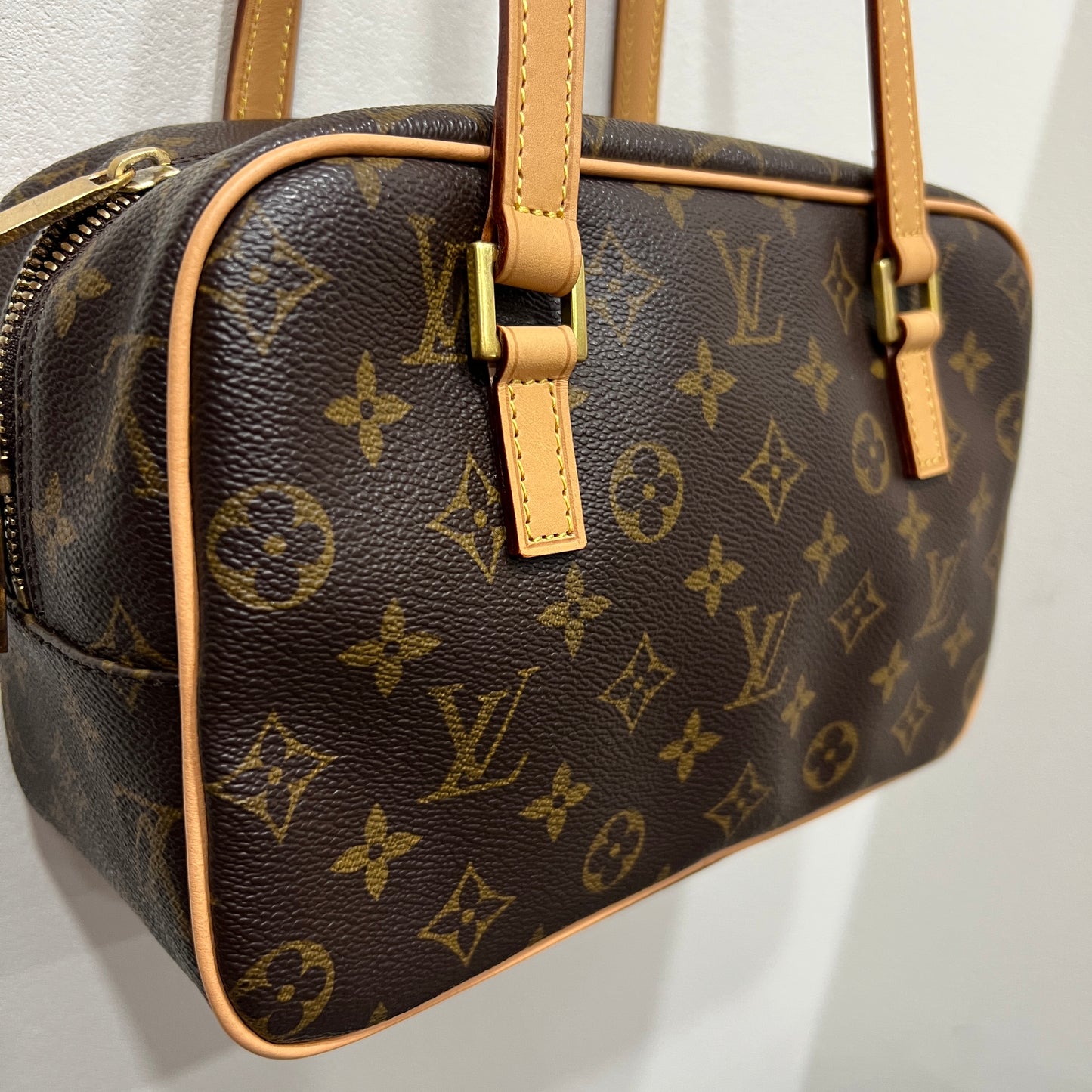LOUIS VUITTON Cite MM