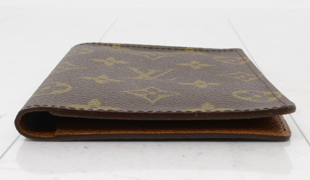 LOUIS VUITTON Passport Case