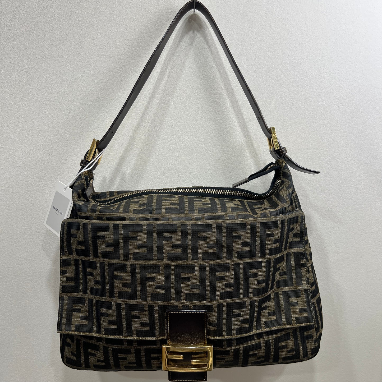 FENDI Mamma One Shoulder Baguette Gold