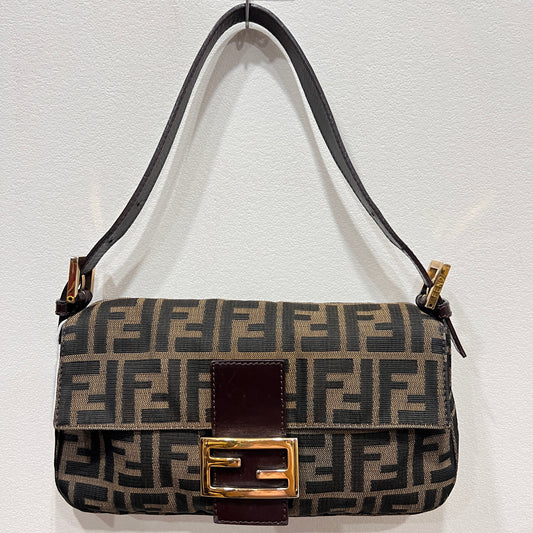 FENDI Baguette Gold