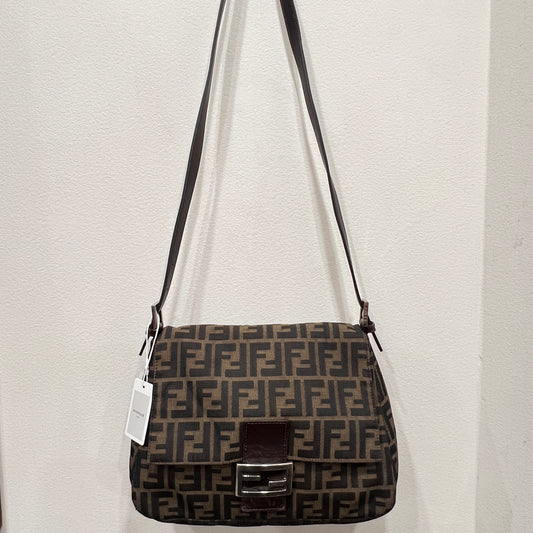 FENDI Mamma Baguette in Long Strap