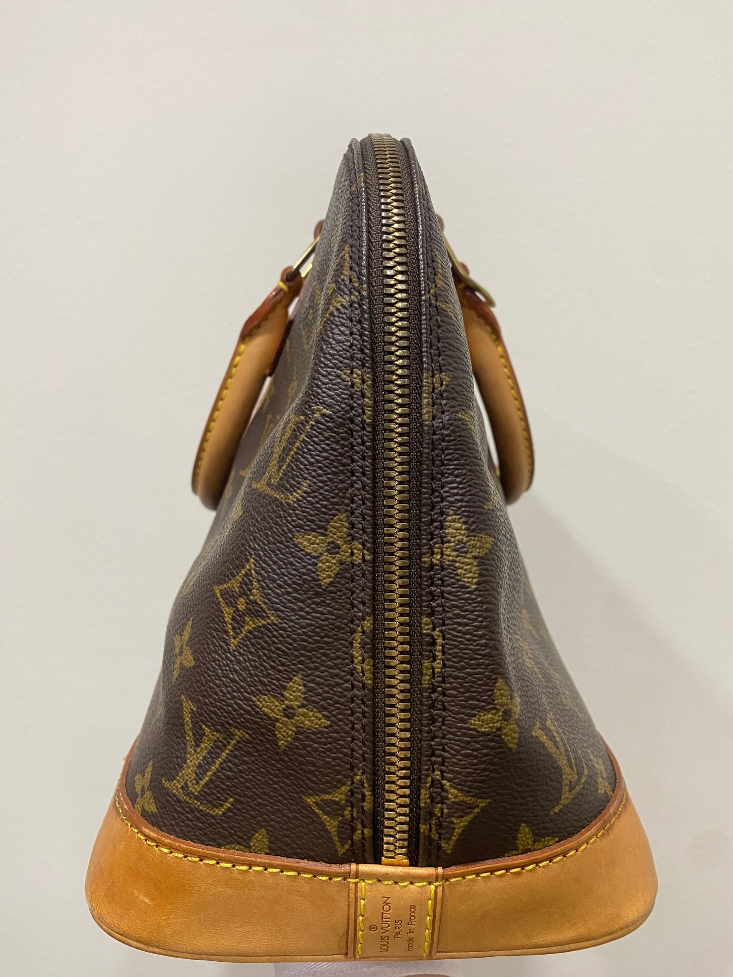 LOUIS VUITTON Alma Monogram