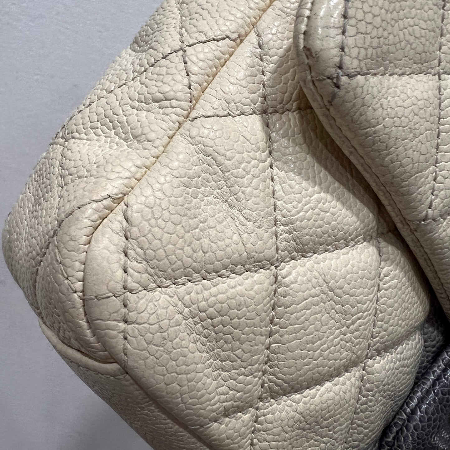 CHANEL Caviar Quilted Ombre Flap Bag