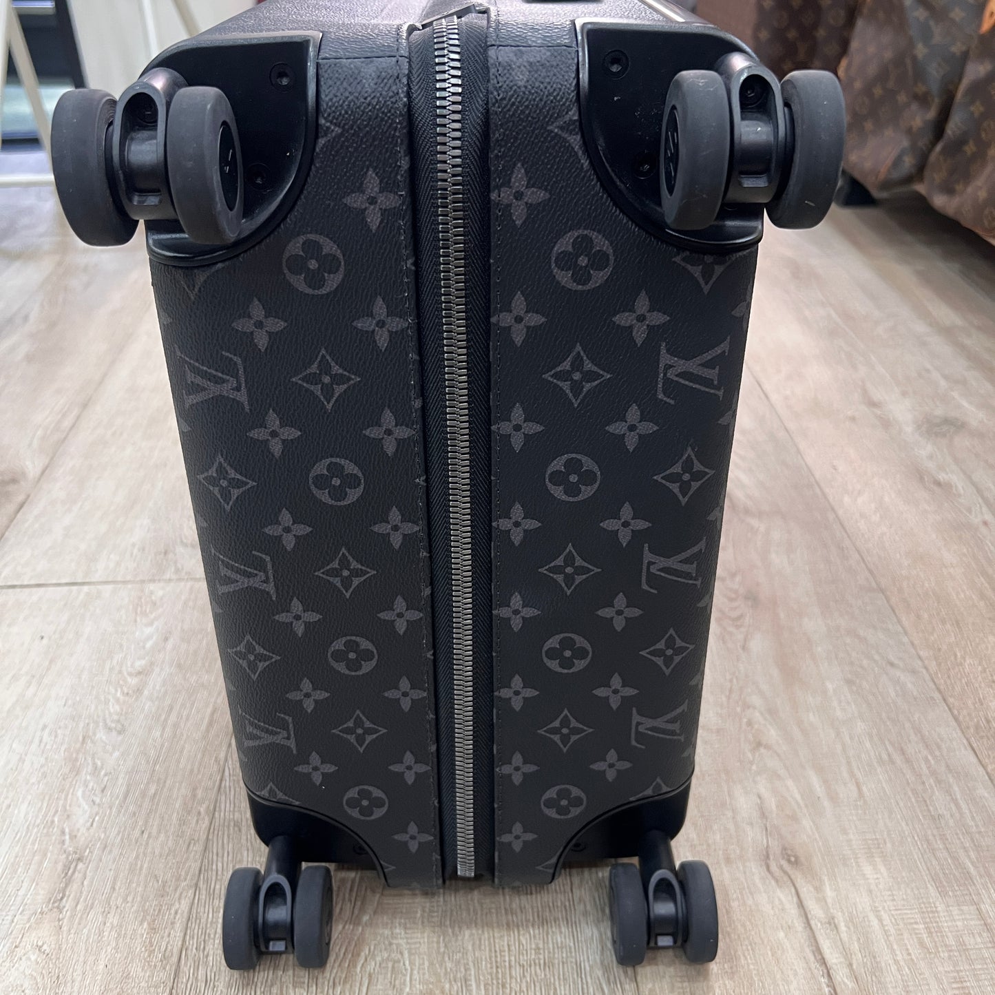 LOUIS VUITTON Horizon Grey Monogram Eclipse 55cm Suitcase