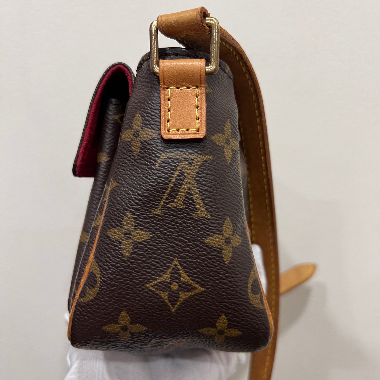 LOUIS VUITTON Cite Crossbody