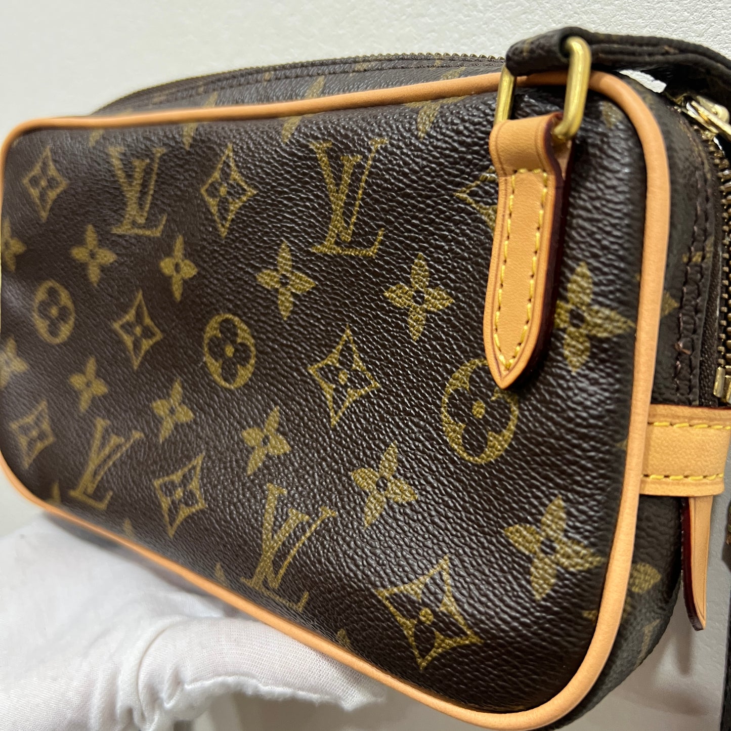 LOUIS VUITTON Marly Bandouliere