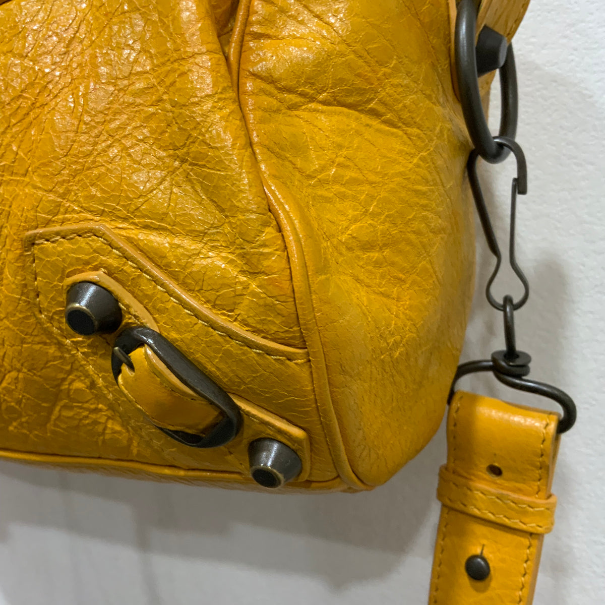 BALENCIAGA Classic Twiggy Bag 25cm Mango/Mangue Color