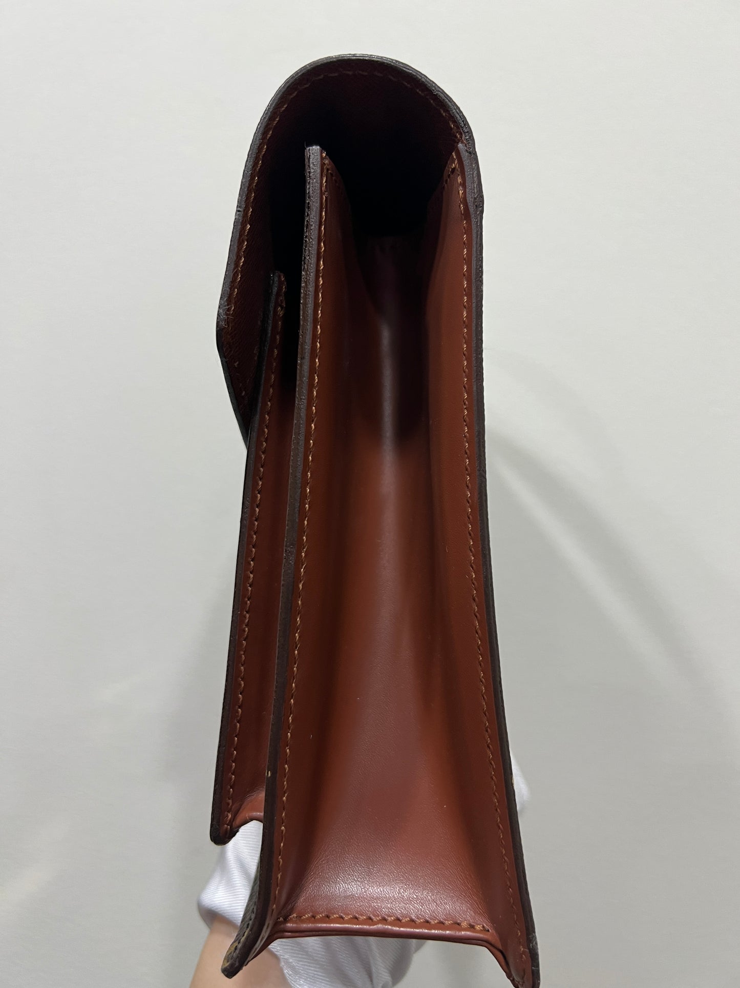 LOUIS VUITTON Monceau 26