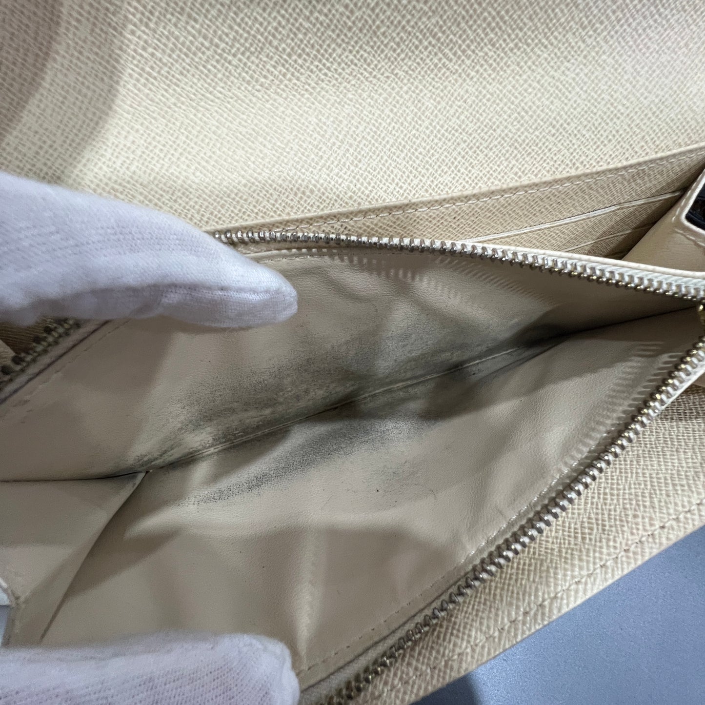 LOUIS VUITTON Damier Wallet