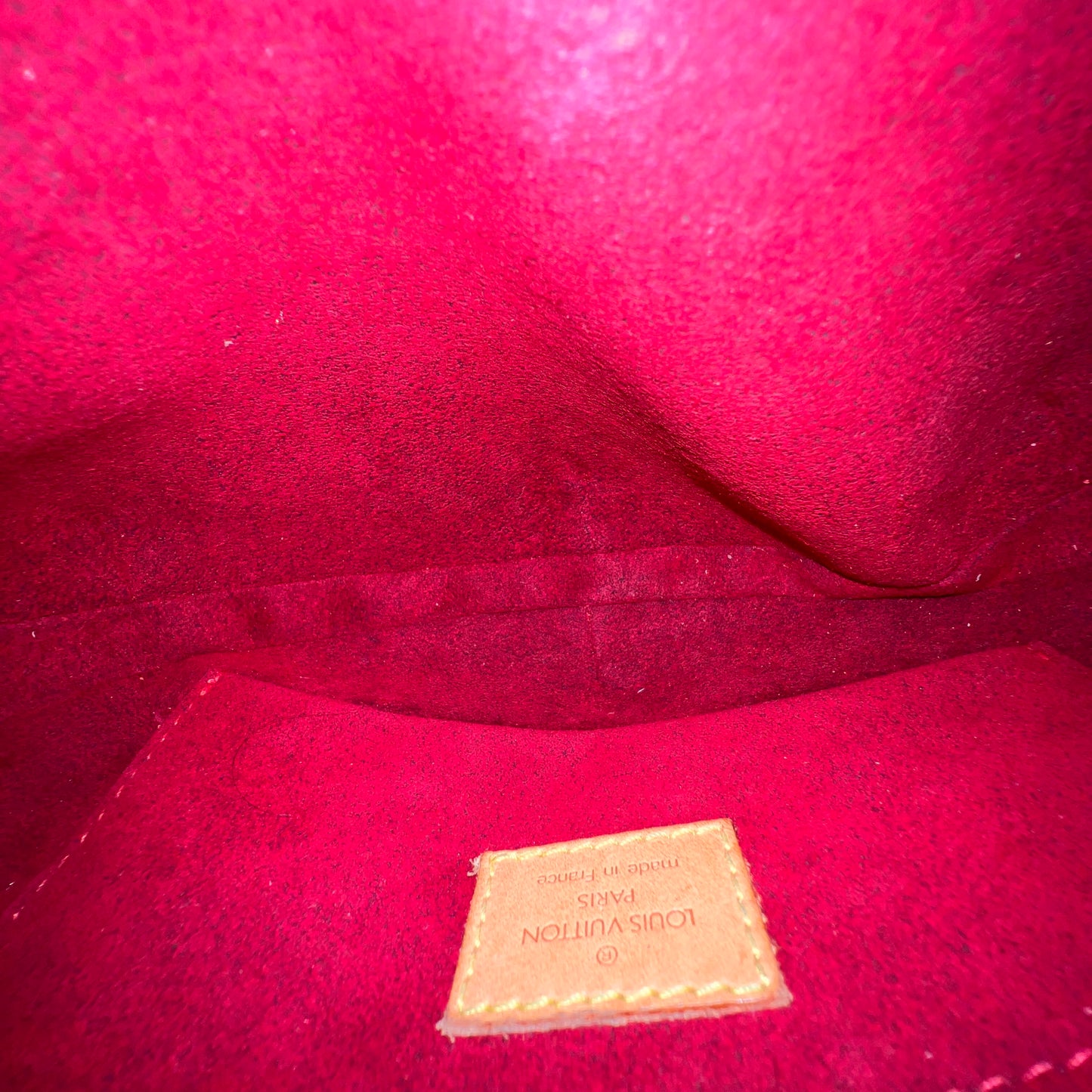 LOUIS VUITTON Croissant PM