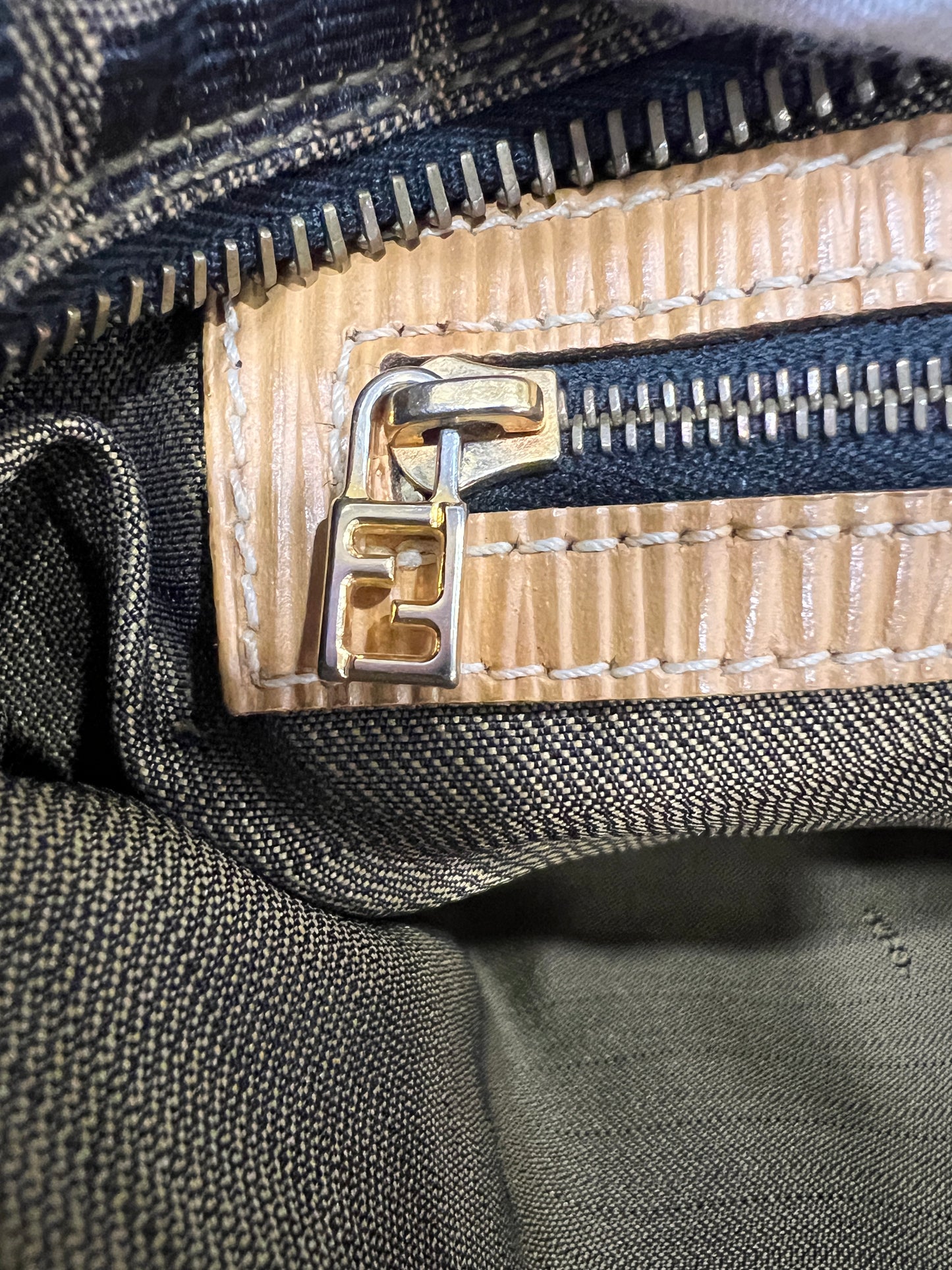 FENDI Tote (2505-21)