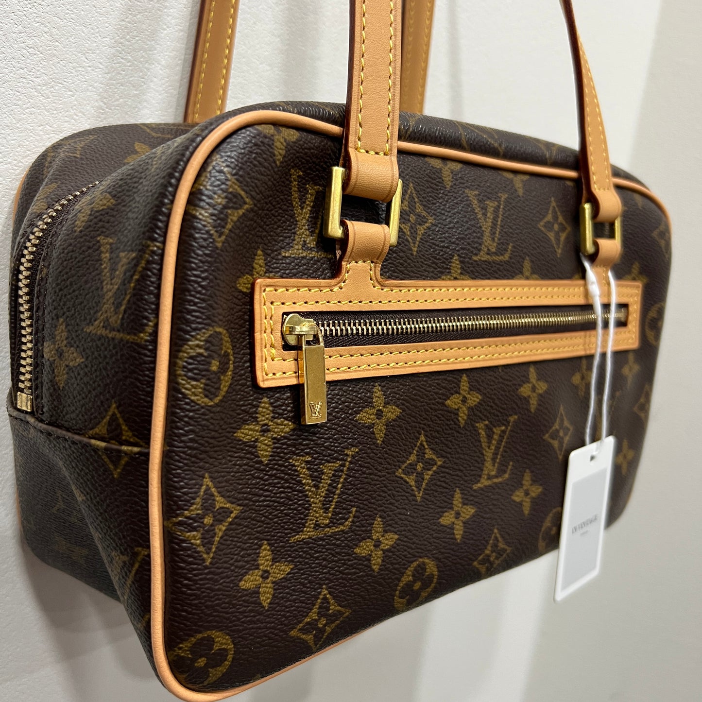 LOUIS VUITTON Cite MM