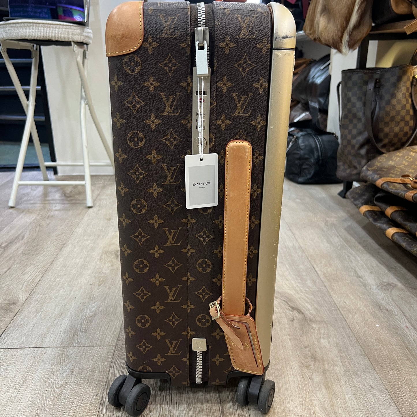LOUIS VUITTON Horizon 55 suitcase