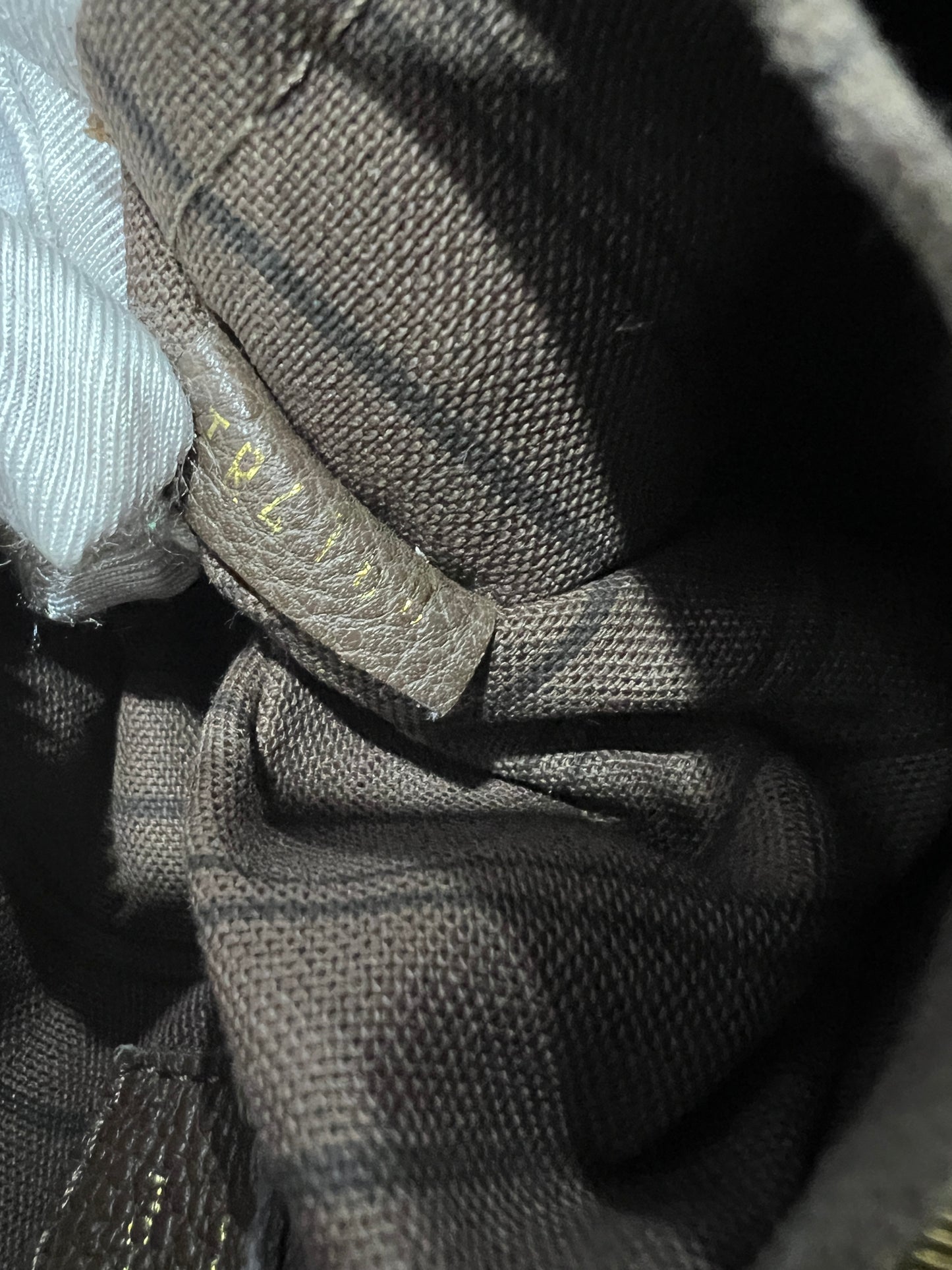 LOUIS VUITTON Lumineuse Empreinte Leather