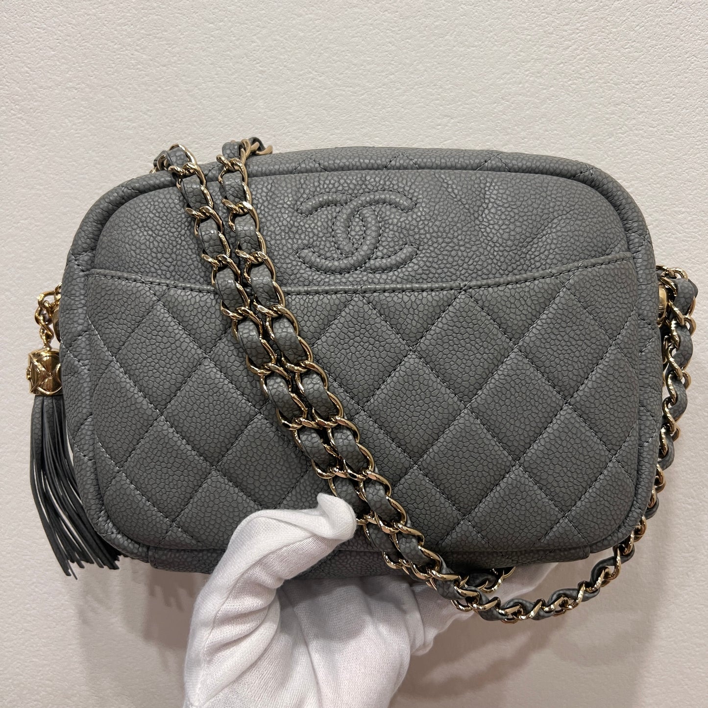 CHANEL CAVIAR Gray Shoulder Bag