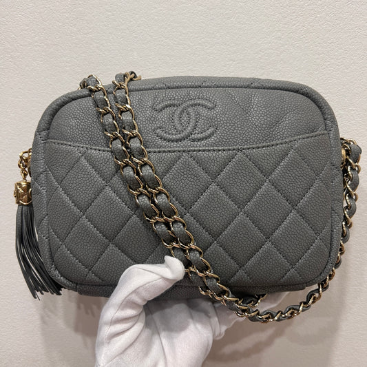 CHANEL CAVIAR Gray Shoulder Bag