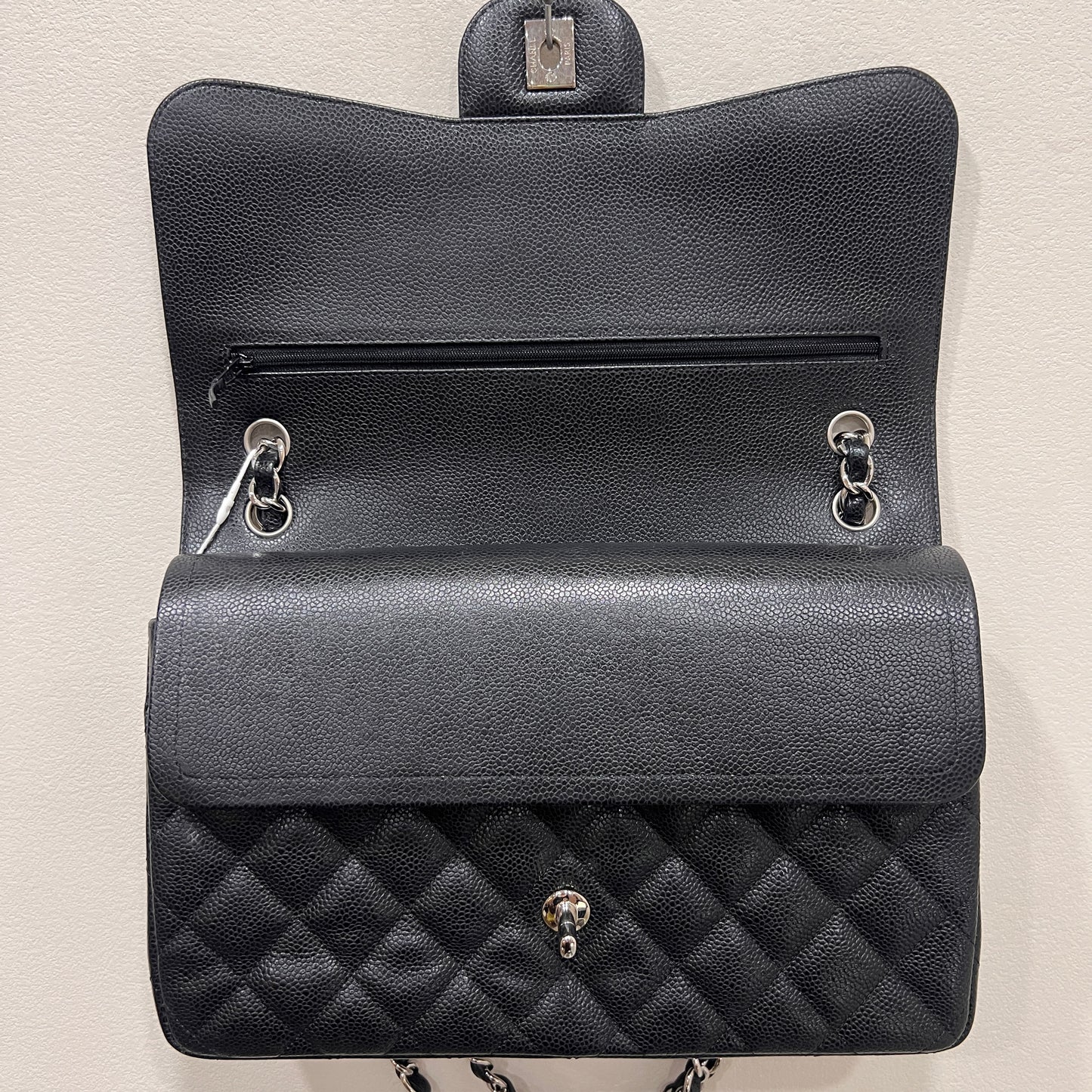 CHANEL Caviar Jumbo Double Flap