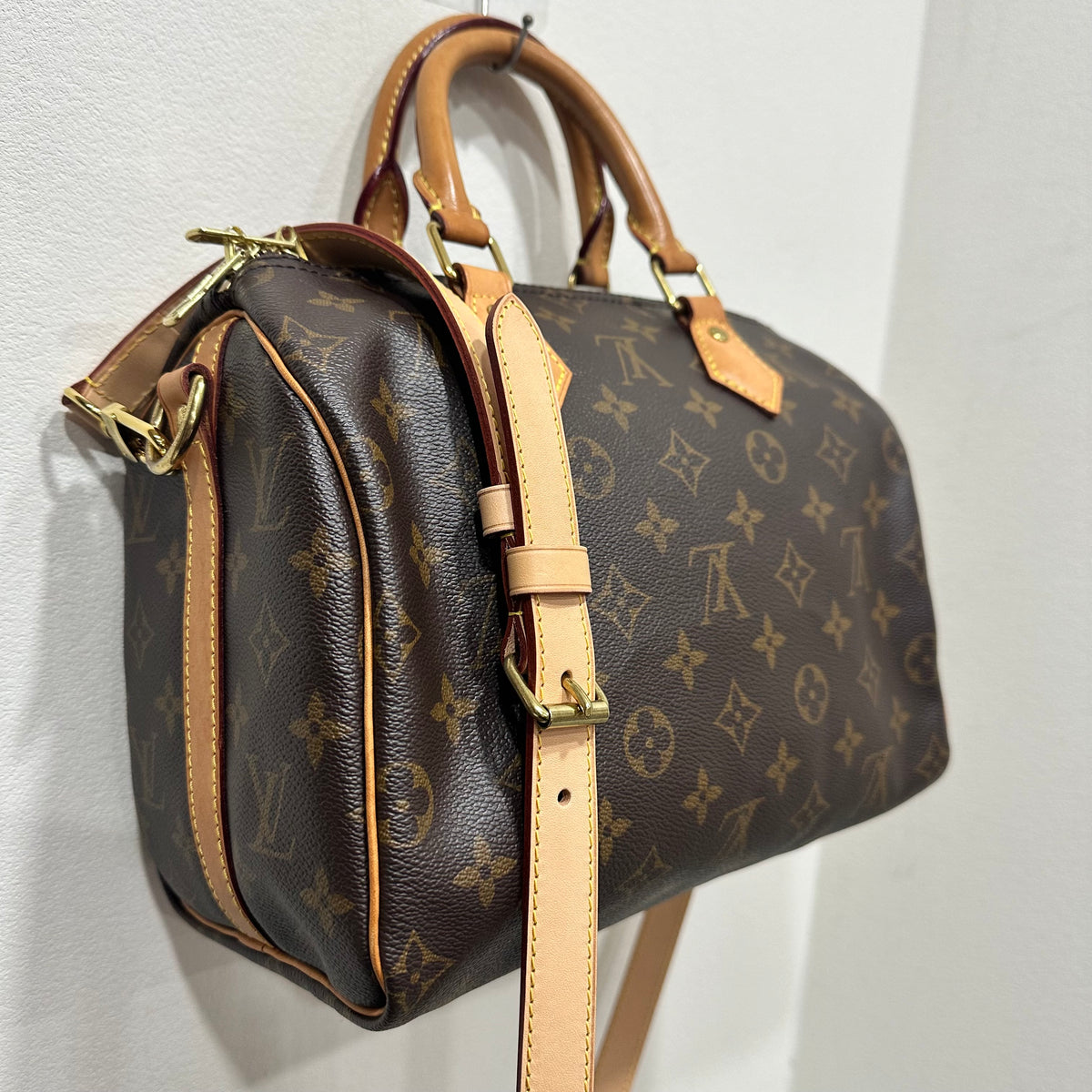 LOUIS VUITTON Speedy 25 with strap NFC ready
