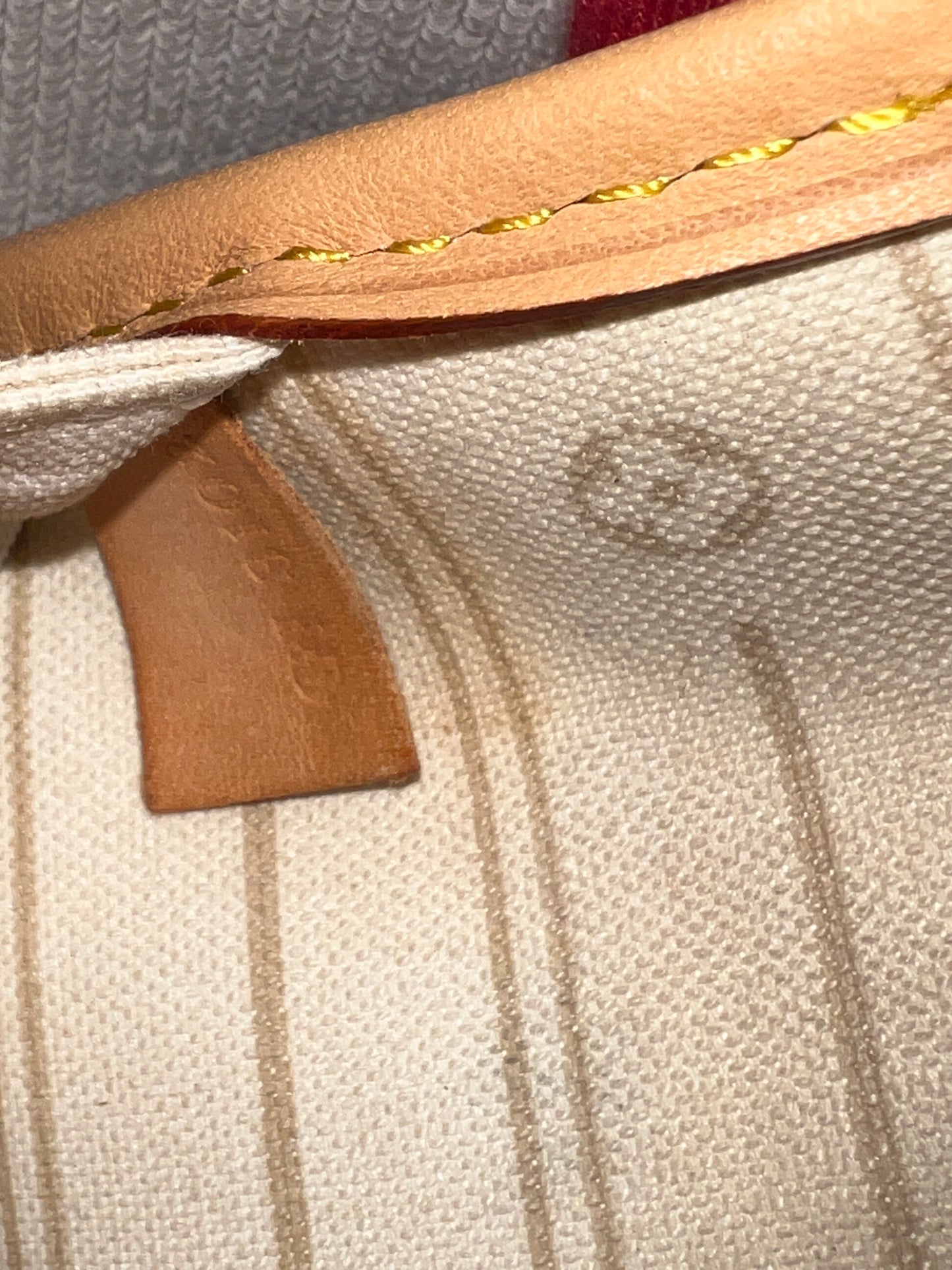 LOUIS VUITTON Neverfull MM