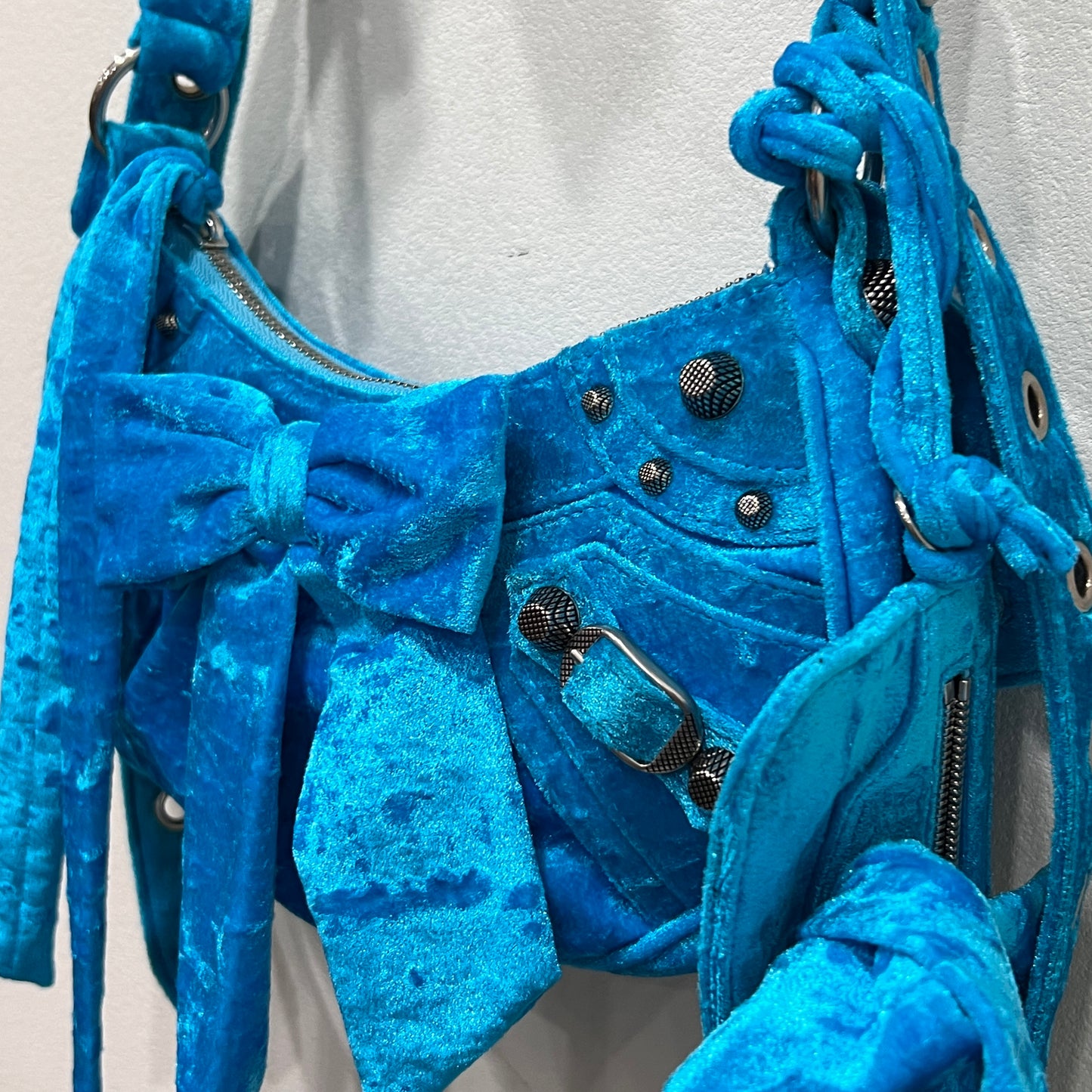 BALENCIAGA Le Cagole velvet handbag