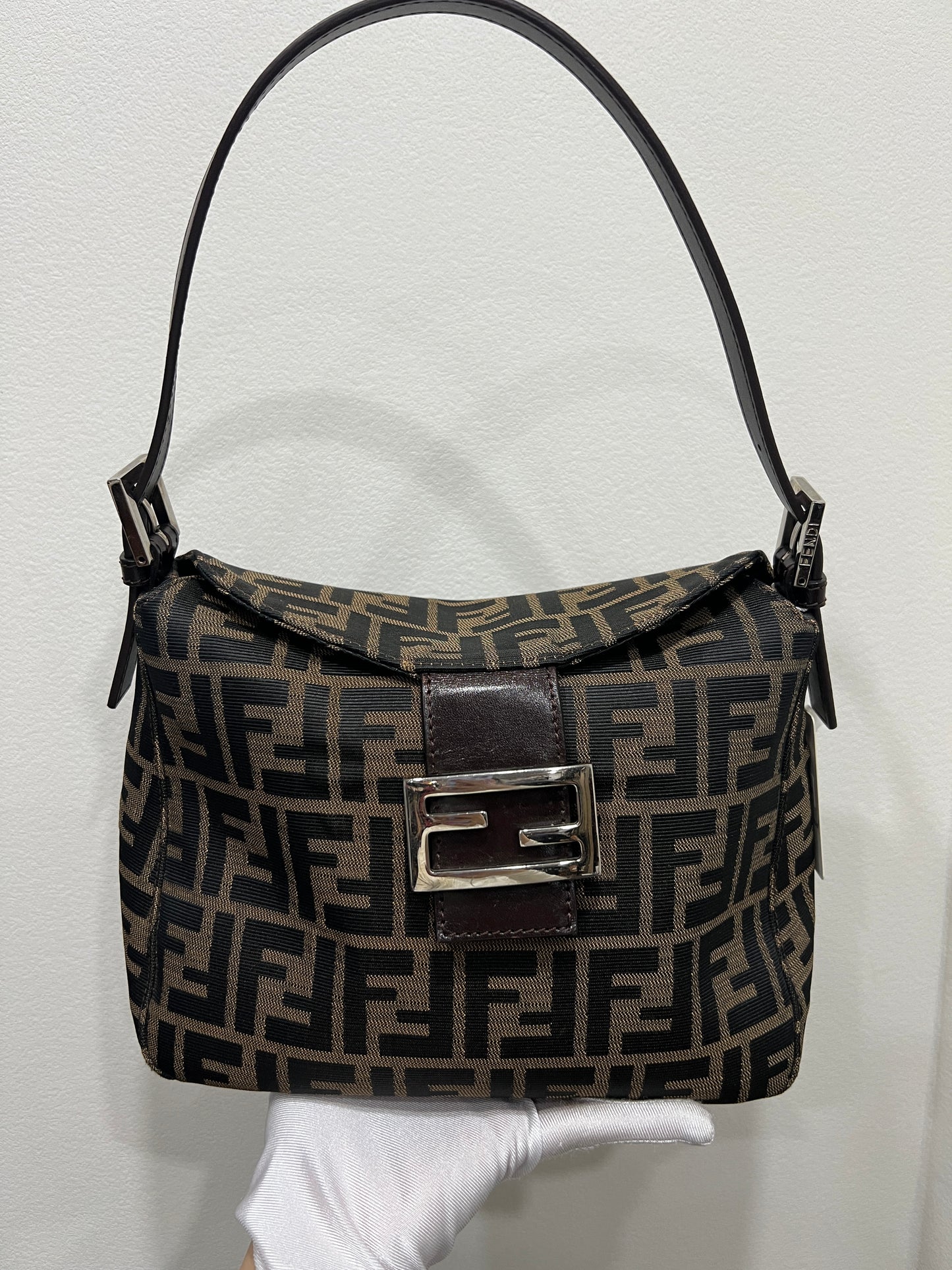 FENDI Mamma Baguette (STRAP REPLACED)