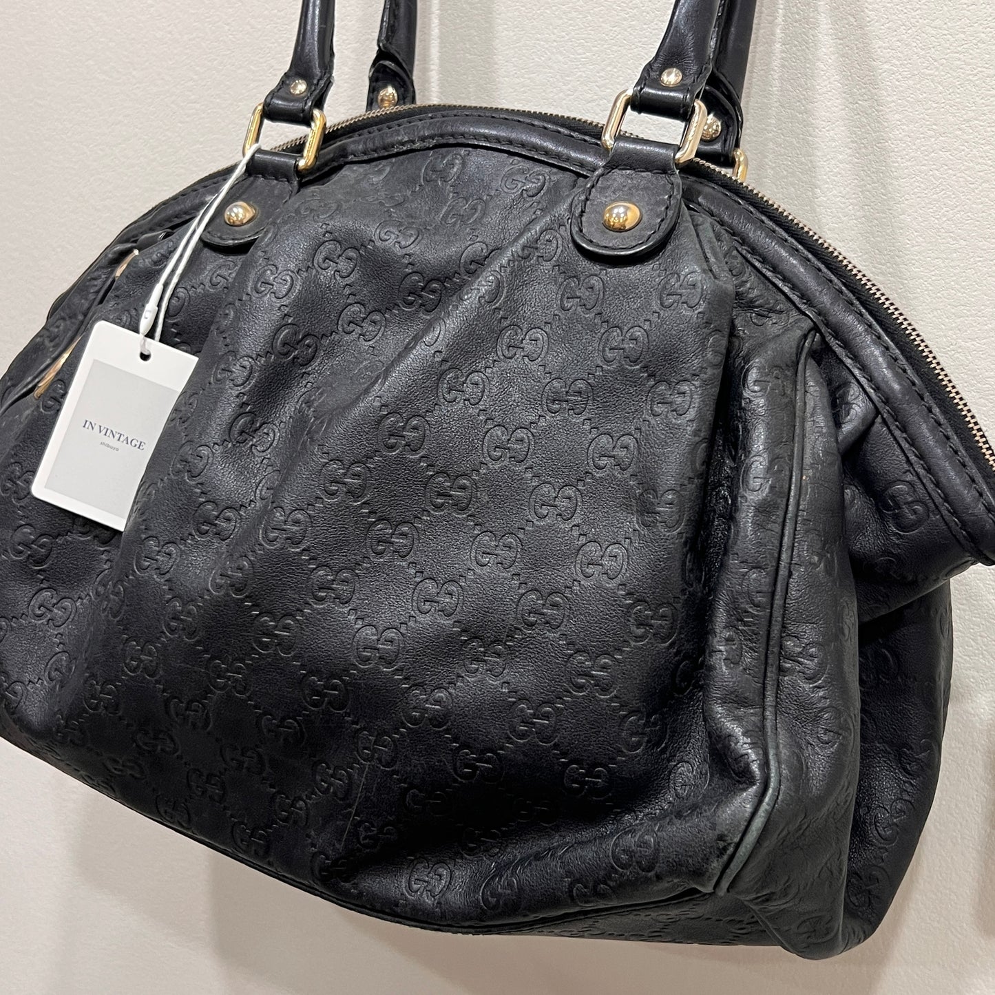 GUCCI Sukey Handbag in Timeless Black Guccissima (GG embossed) Leather