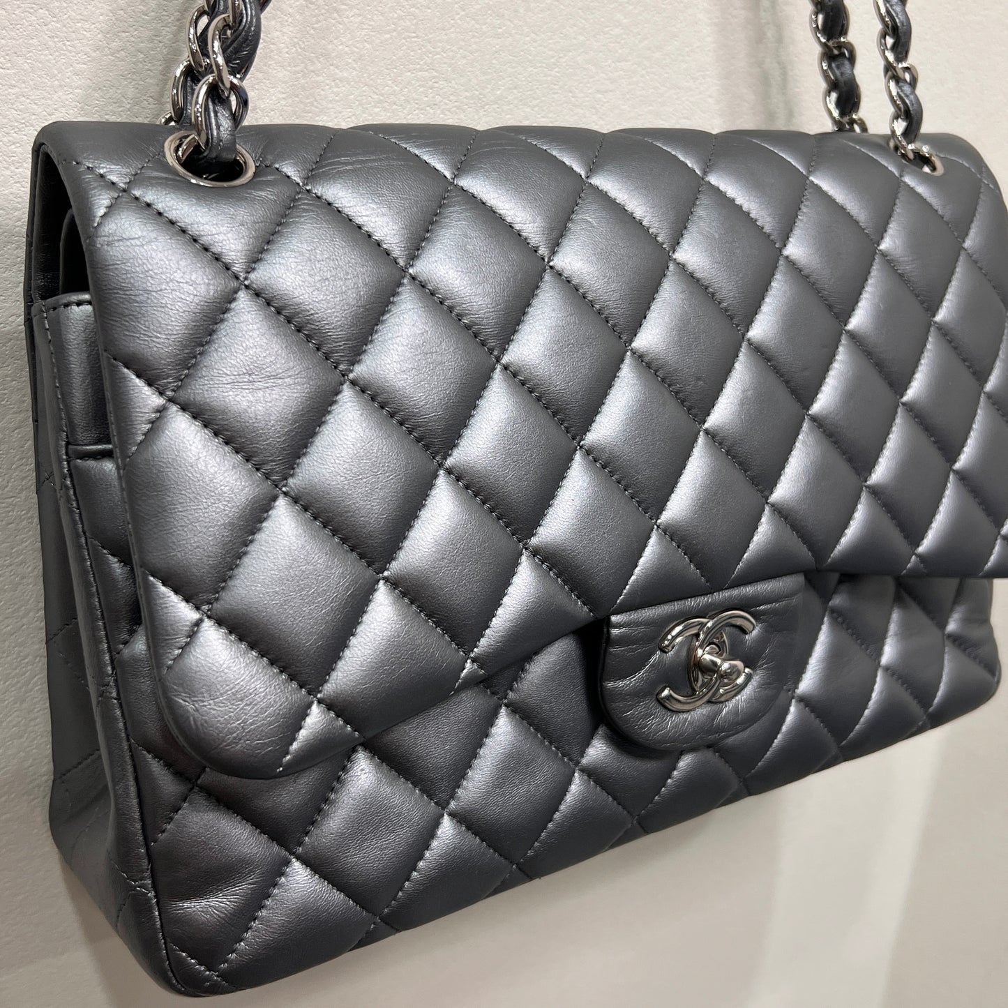 CHANEL Jumbo Double Flap Lambskin Quilted