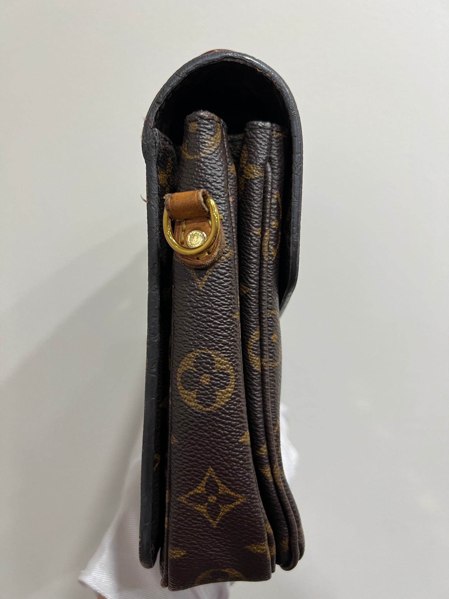 LOUIS VUITTON Pochette Metis Bag