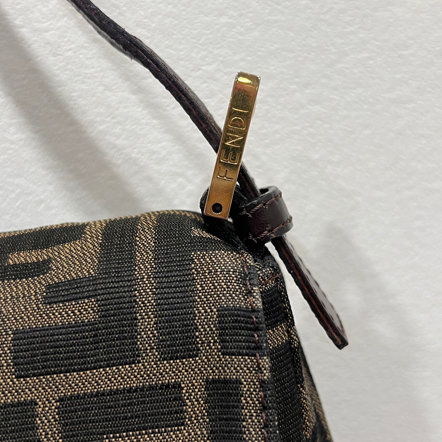 FENDI Baguette Gold