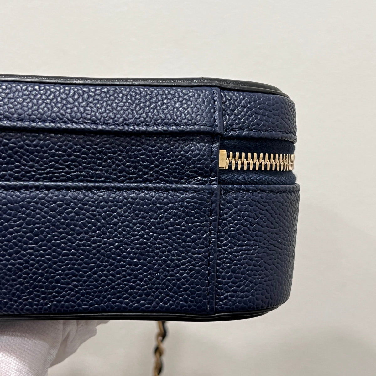 CHANEL CC Filigree Vanity Case Quilted Caviar Medium