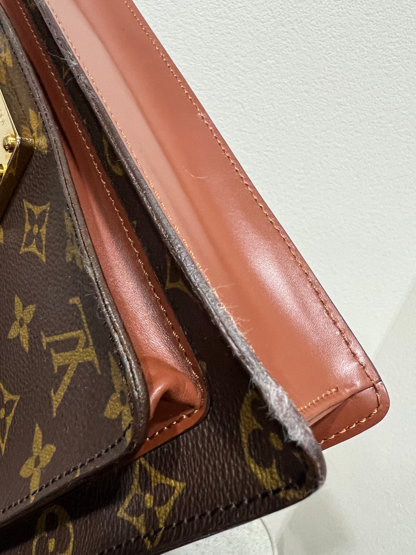 LOUIS VUITTON Monceau 26
