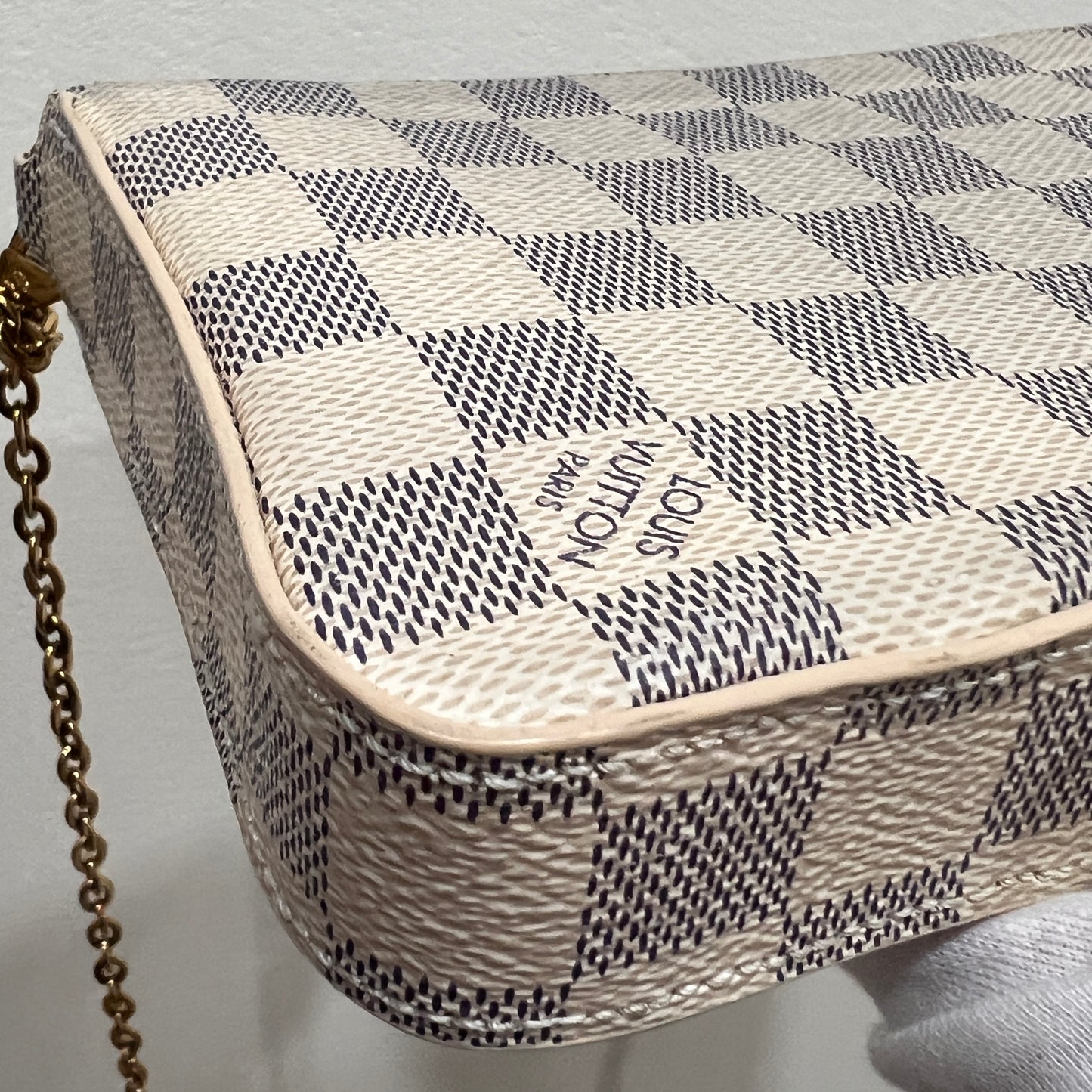 LOUIS VUITTON Felice Damier