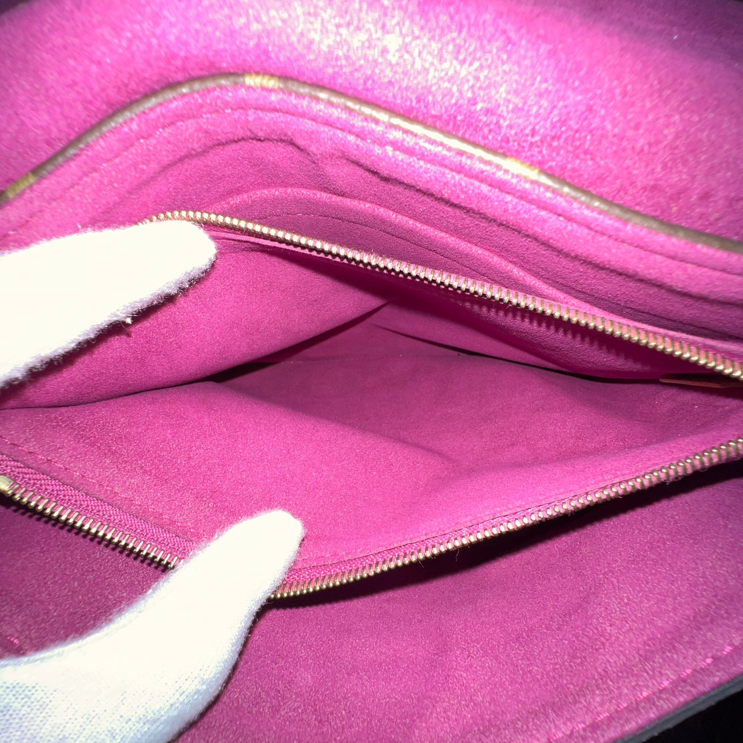 LOUIS VUITTON Pallas Chain Bag